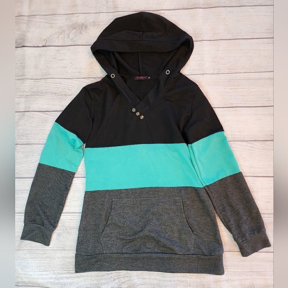 Anmery Medium Sweatshirt. 